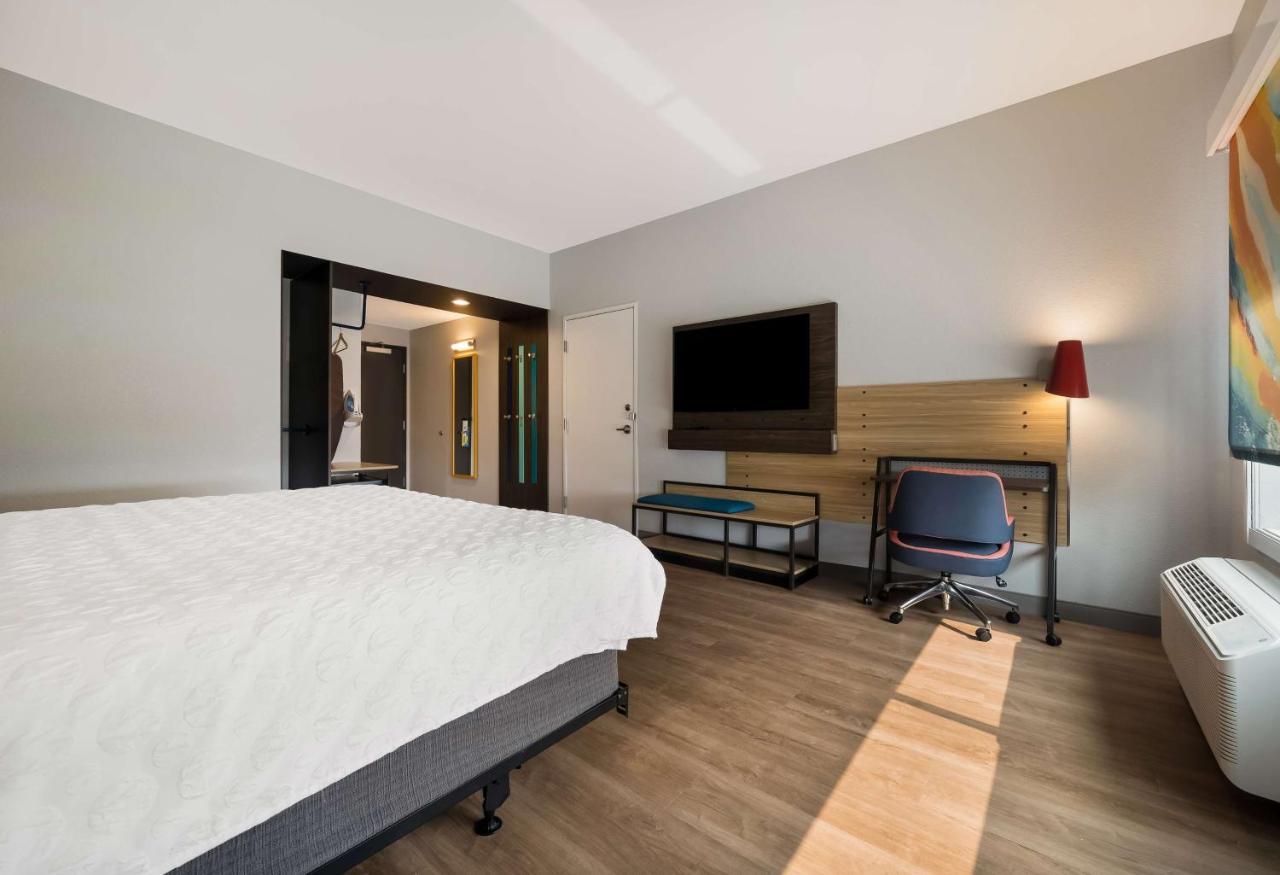 Tru By Hilton Novi Detroit Hotel Bagian luar foto