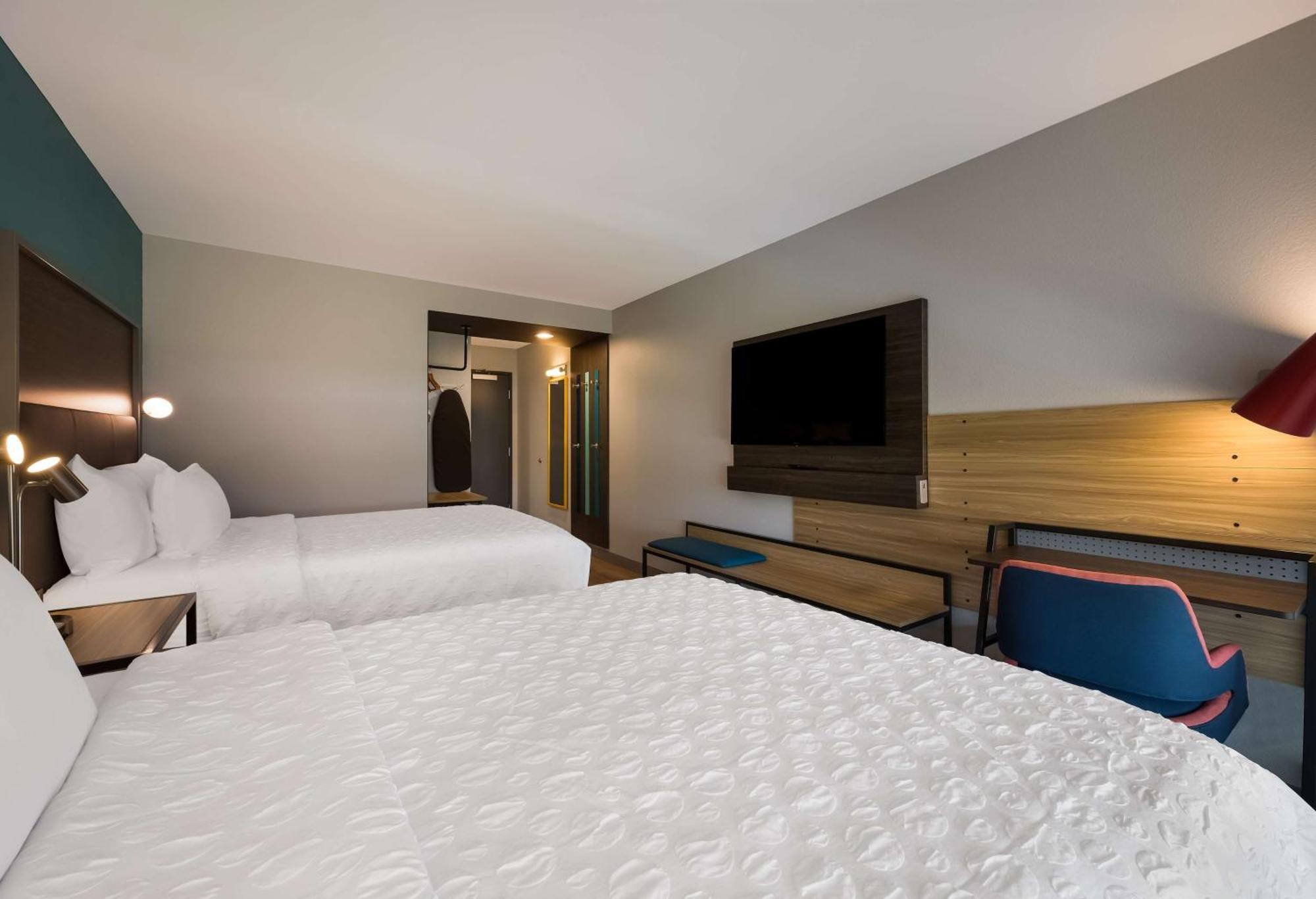 Tru By Hilton Novi Detroit Hotel Bagian luar foto
